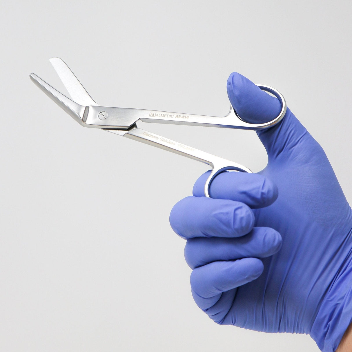 Episiotomy Scissors 5.5" Angled | Reusable-Medical Instruments-Birth Supplies Canada
