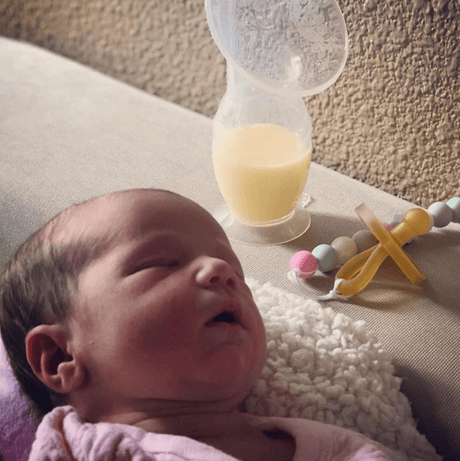 Haakaa Silicone Breast Pump with Base | 100ml Portable Breastfeeding Pump - Buy Medical Supplies Online Canada